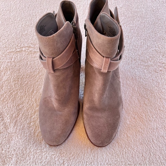 GIANNI BINI CHUNKY HEEL ANKLE STRAPPY BOOTIES TAUPE GRAY SIZE 10 - Picture 10 of 12